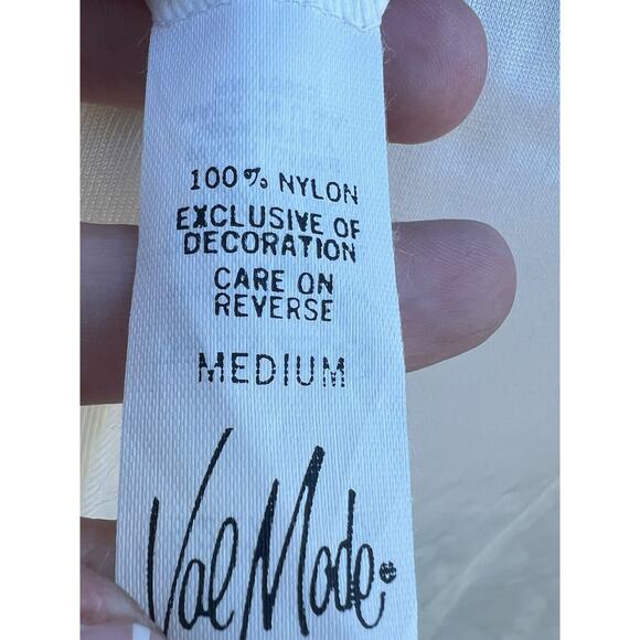 Vintage Women's Night Gown Sleepwear V-Neck Floral Lace Ivory Size Medium - Picture 14 of 16